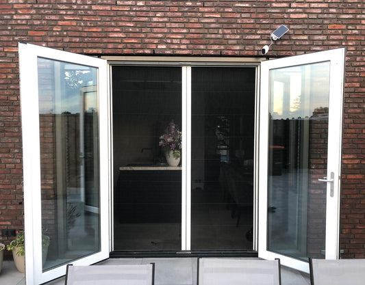 Waarom kiezen voor onze plissé horren zonder te boren?